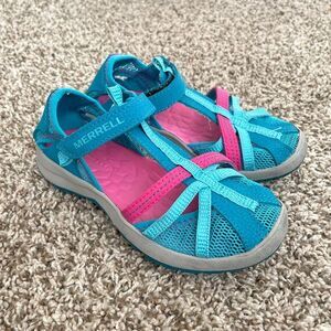 Size 13 / Girls Merrell Sandals